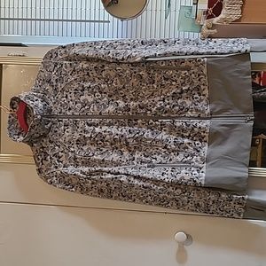 Lululemon Atletica Long Sleeves Active Top, Size 6, Color Gray Floral 😍 👌 😀 ❤